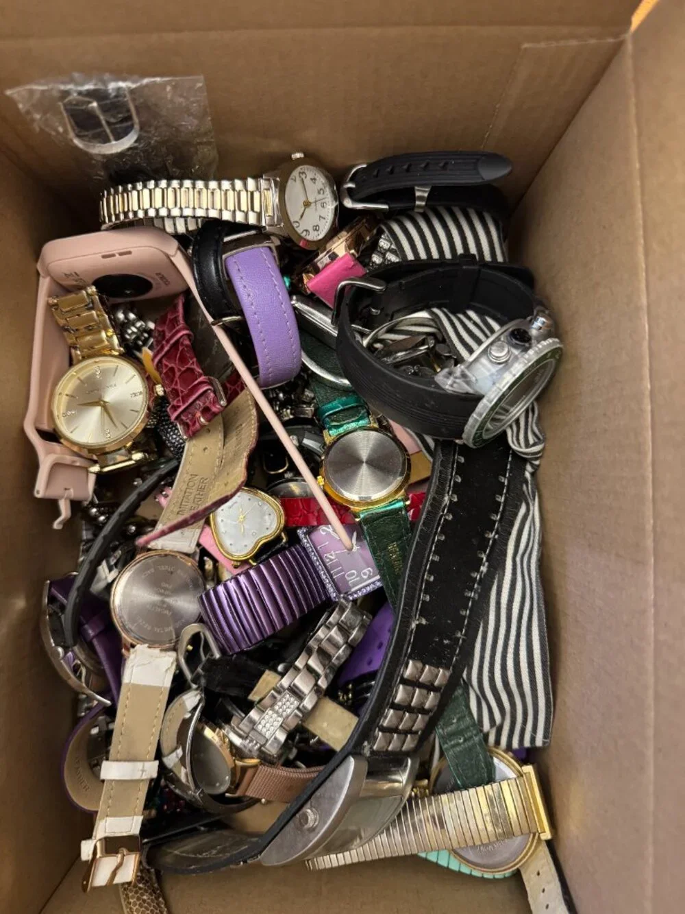 Bulk Watch Lot 4.5 LBS Mixed Vintage Modern Watches Reseller Parts Repair